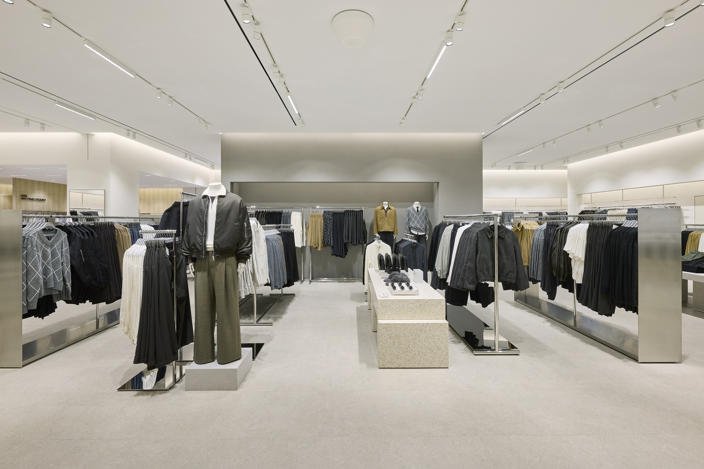 H&M, 잠실 롯데월드몰점 오픈  1577-Image